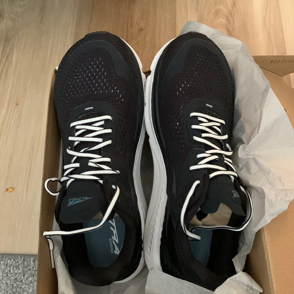 New Altra Torin 5 size 12 never worn